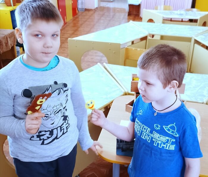 Занятия в старшей группе компенс.направ. с использованием набора Дары Фребеля Путешествие по сказке Колобок (3)