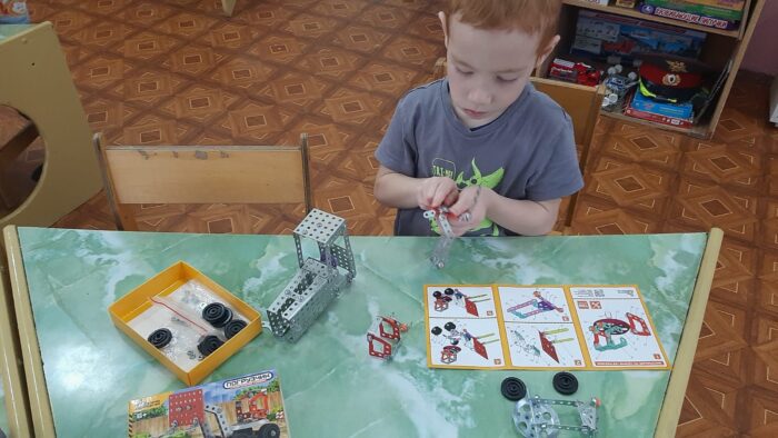 Конструирование из Металлического конструктора (7)