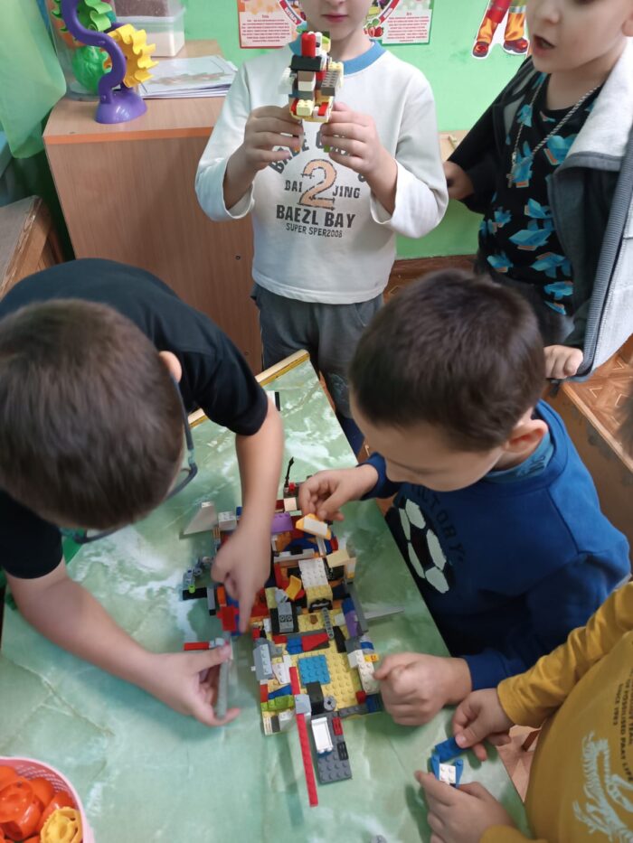 Конструирование из конструктора LEGO (7)