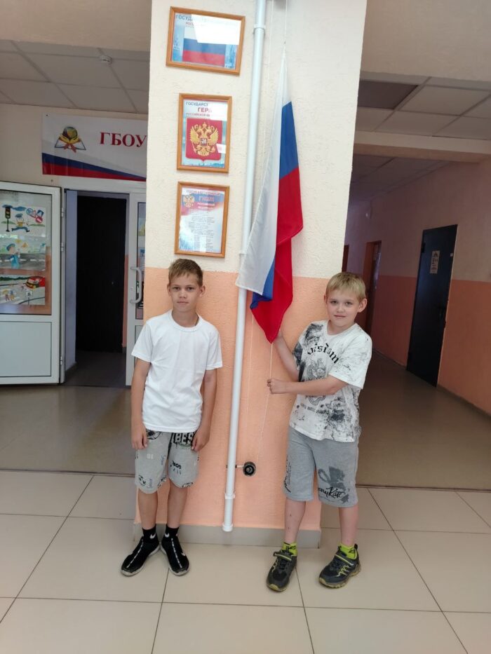 поднятие флага (2)