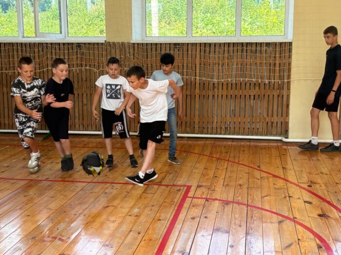 спортивная игра «За здоровьем по порядку, мы бежим на спортплощадку». (2)