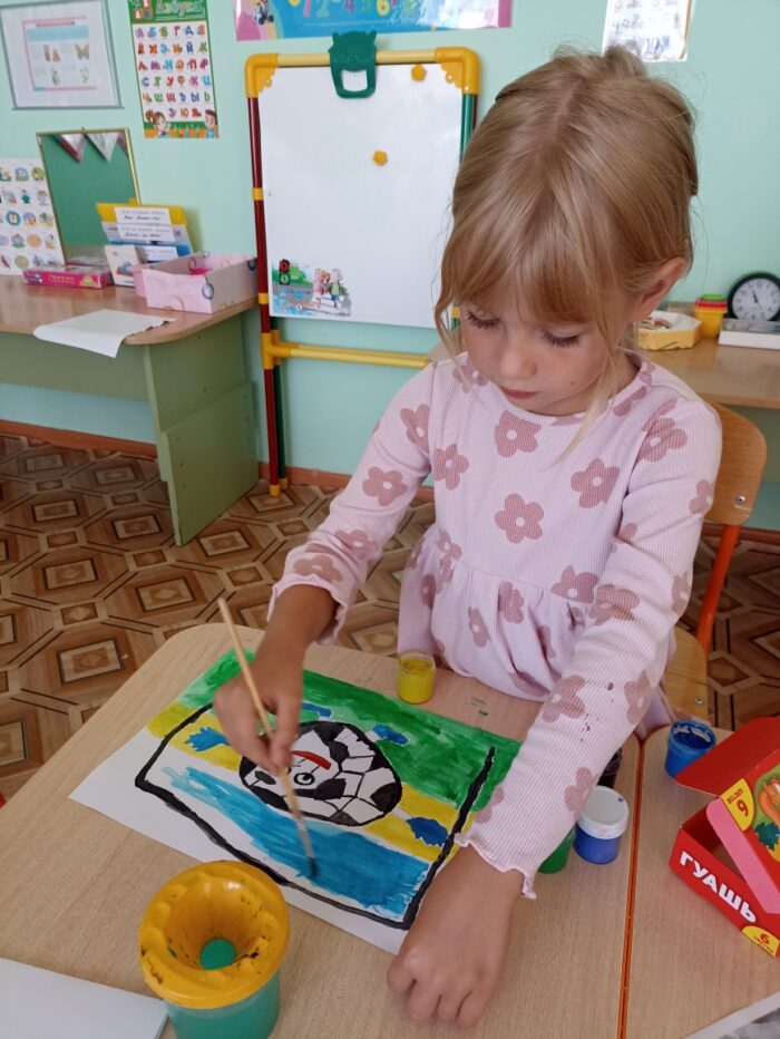 лето с футбольным мячом (1)