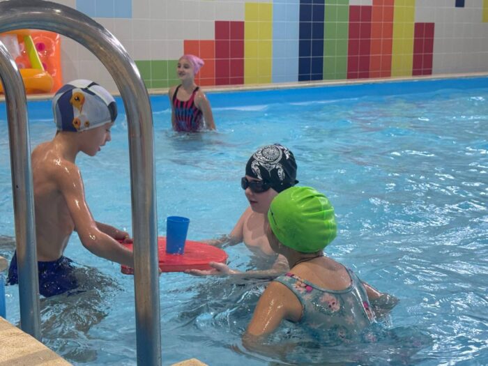 3 класс в бассейне (2)