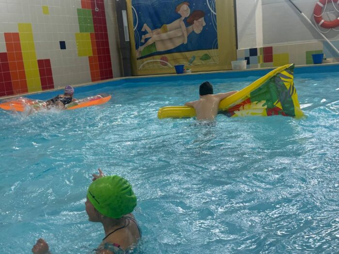 3 класс в бассейне (5)