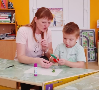 Конструирование «Гусеница в наливном яблочке» (2)