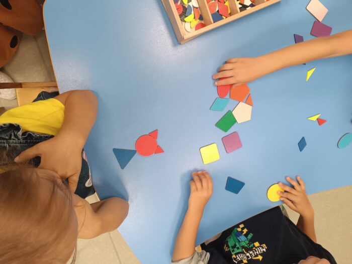 занятие с набором Дары Фрёбеля (3)