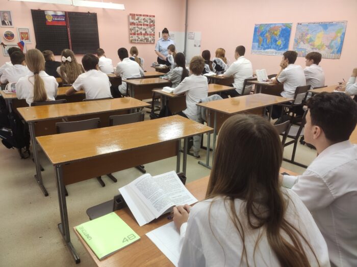 Встречи инспектора по делам несовершеннолетних с обучающимися 8 и 7 классов (3)