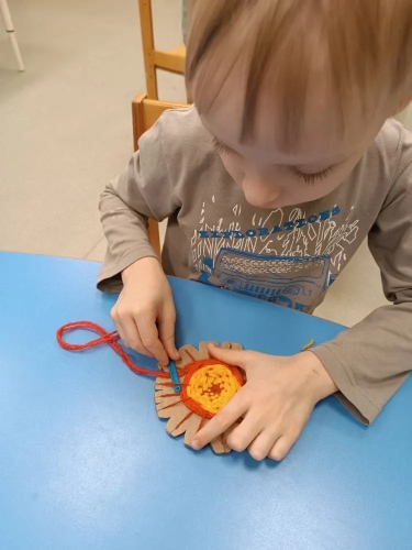 Плетение коврика из ниток занятие (2)