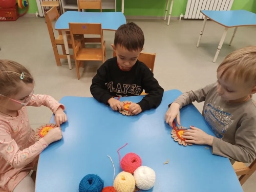 Плетение коврика из ниток занятие (4)