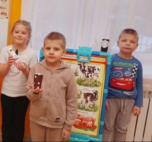 занятие Конструирование «Кошка и собака» (из втулок) (1)