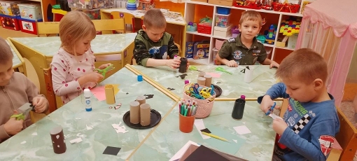 занятие Конструирование «Кошка и собака» (из втулок) (3)