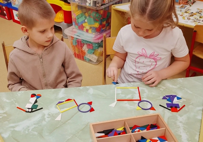 занятие Конструирование с помощью игрового пособия «Дары Фрёбеля» (Кошка и собака) (4)