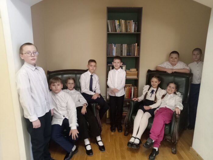 ученики на областном конкурсе агитбригад (1)