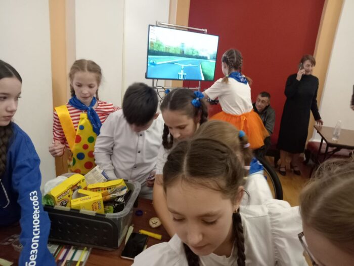 ученики на областном конкурсе агитбригад (4)