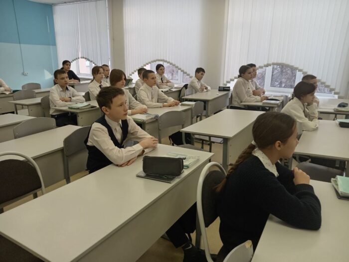 Встреча с инспектором по делам несовершеннолетних линейного пункта полиции (4)