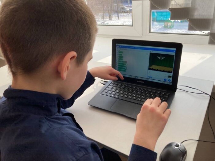 Программирование в среде Scratch (2)