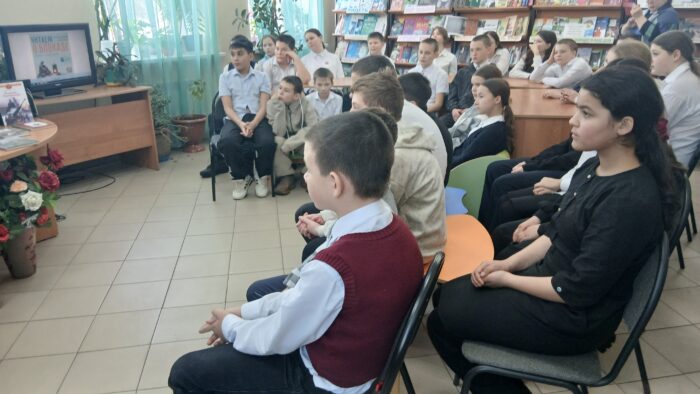 Участие 6 класса в акции «Читаем о блокаде» (2)