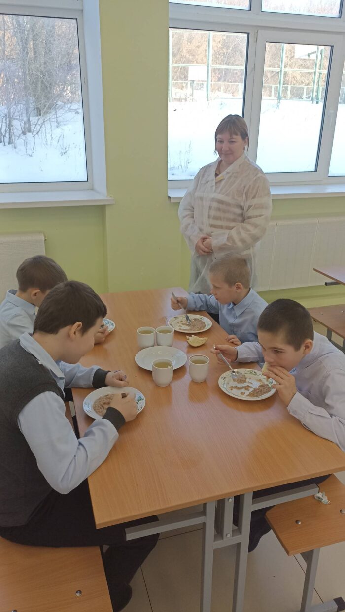 проверка школьного питания (1)