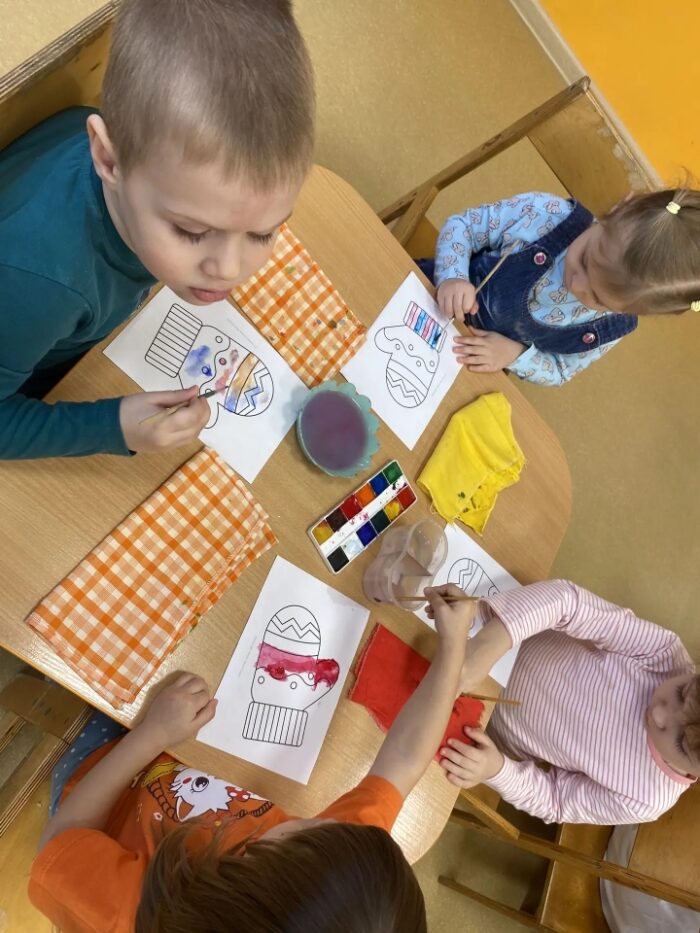 рисование «Украшаем варежку» (3)