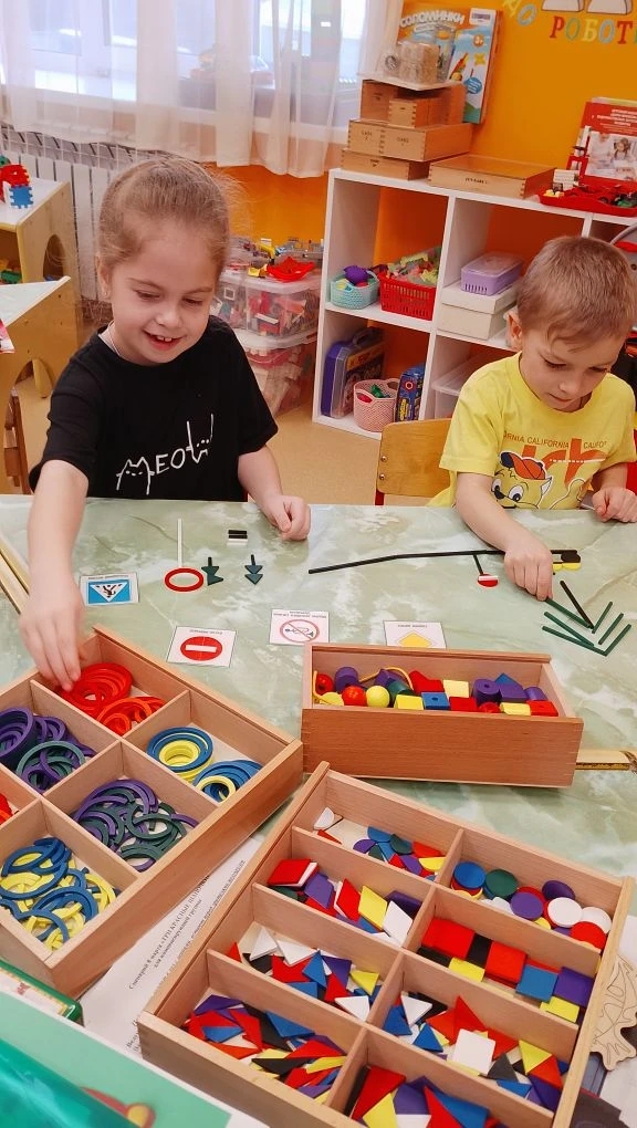 занятие с набором Дары Фрёбеля (4)