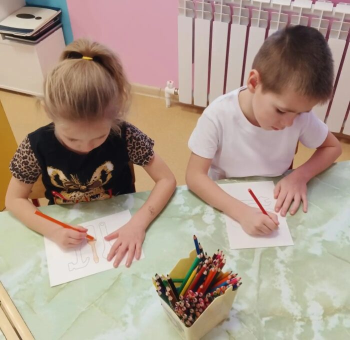 создание аппликации Открытка для папы (7)