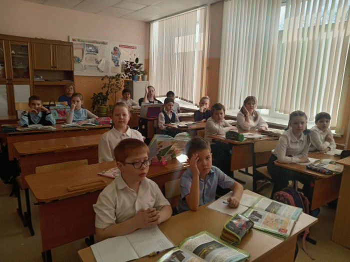 Беседа «Правила поведения в театре» во 2 классе (2)