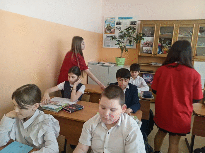 Беседа «Правила поведения в театре» во 2 классе (6)