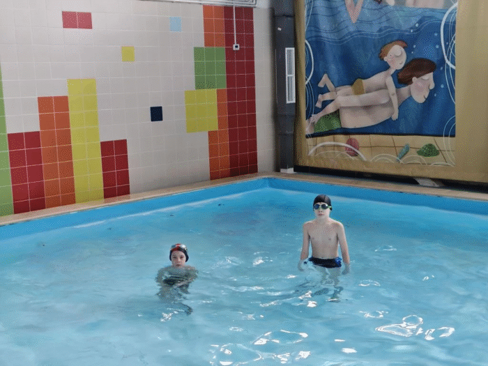 4 класс в бассейне (4)