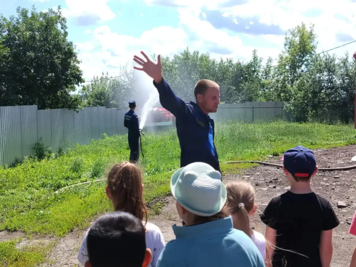 В гостях у пожарных (9)