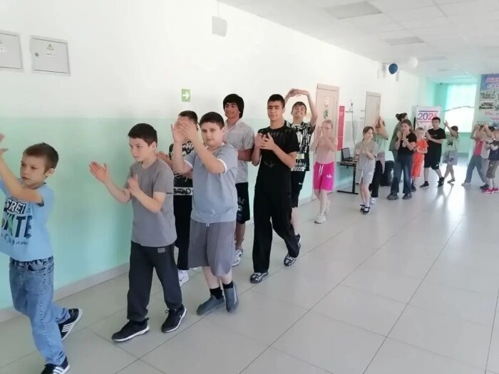 Танцевальная зарядка Танцы дружбы и добра (5)